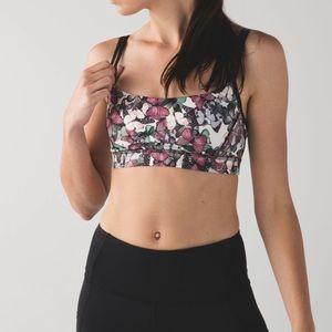 • Lululemon • Women’s Straight Up Sports Bra So Fly Butterfly Angel Wing Multi 6